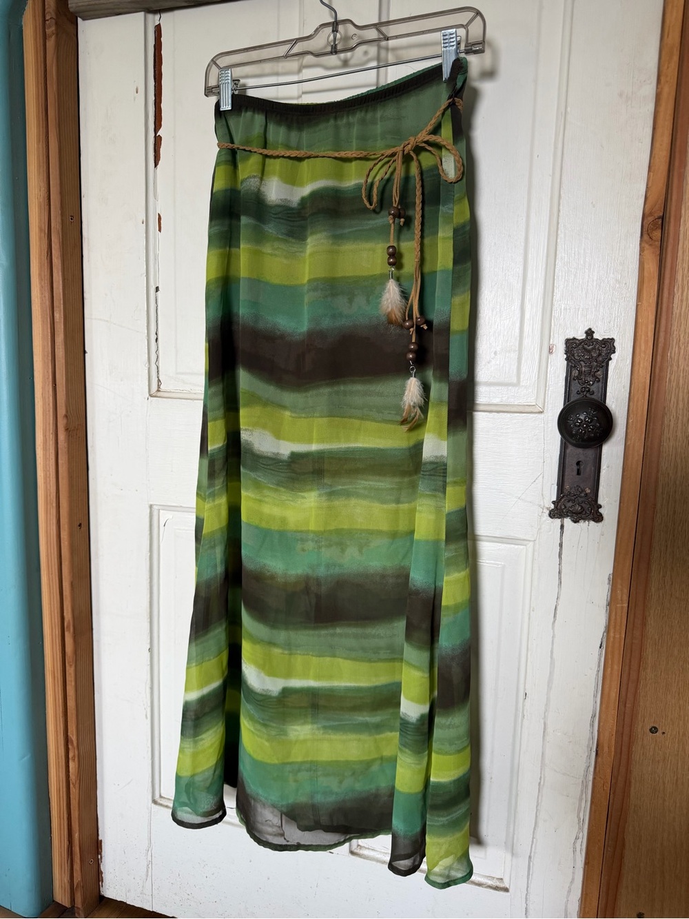 Speechless Y2K Boho Green Watercolor Maxi Skirt with Feather Belt – Small